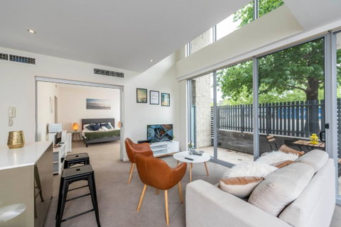 3 BDR Stylish City Retreat // Close To All And Everything In Canberra - Accommodation Mooloolaba 2