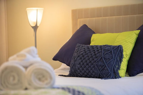 3 Bedroom Ultimate Luxury Waterfront - Accommodation Mooloolaba 2