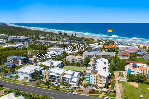 3BR Coolum Beach Escape , Courtyard, Pool, Spa, Tennis - Accommodation Mooloolaba 3