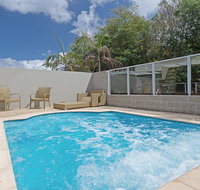 516 'Oaks Pacific Blue' 265 Sandy Point Road- private pool aircon WIFI - Accommodation Mooloolaba