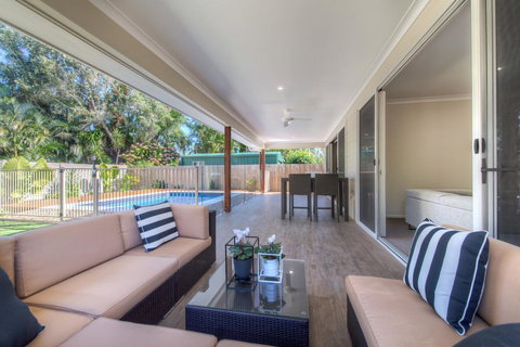 59 Banksia Avenue Coolum Beach - Pet Friendly, Linen Included, 500 BOND - Accommodation Mooloolaba 1