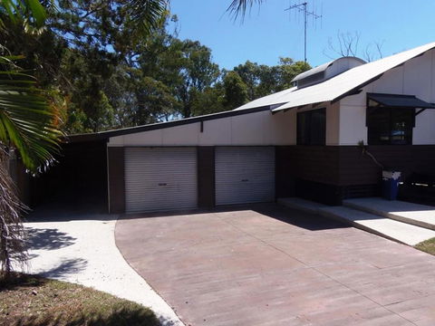 6 Bomburra Court - Rainbow Beach, Pet Friendly In Great Bush And Beach Location - Accommodation Mooloolaba 3