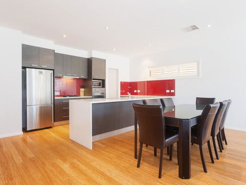 7a Judith Street - Stunning Duplex With Ducted Air Conditioning - Accommodation Mooloolaba 2