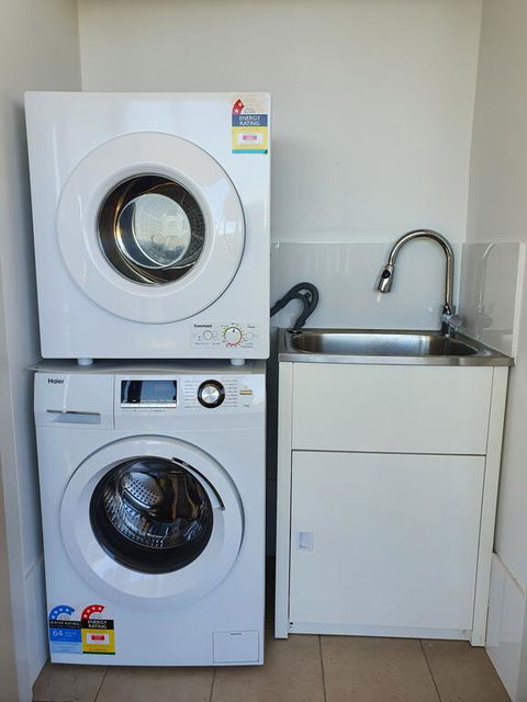 A Beach Getaway - Accommodation Mooloolaba 3