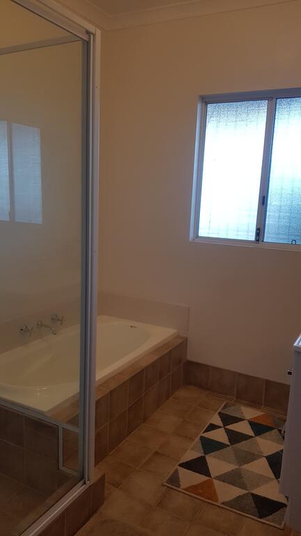 A Better Life Animal Sanctuary FarmStay - Private Two-Bedrooms, Lounge Room & Bathroom & Toilet, Shared Kitchen - Accommodation Mooloolaba 2