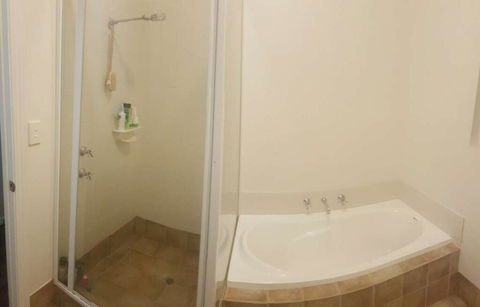 A Better Life Animal Sanctuary FarmStay - Private Two-Bedrooms, Lounge Room & Bathroom & Toilet, Shared Kitchen - Accommodation Mooloolaba 1