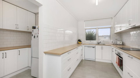 ABSOLUTE BEACHFRONT - FRANKSTON - Accommodation Mooloolaba 2