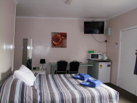 Acacia Motel - Accommodation Mooloolaba 1
