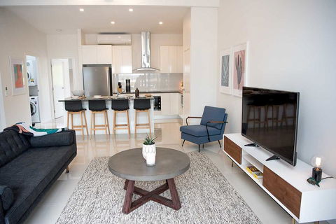 Acacia Villa - Accommodation Mooloolaba 0