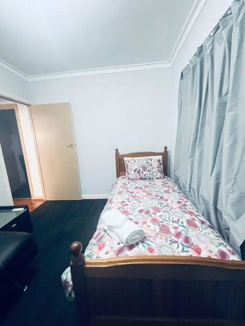 Elegant And Spacious Home + Gym - Accommodation Mooloolaba 1