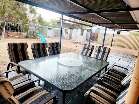 Elegant And Spacious Home + Gym - Accommodation Mooloolaba 3