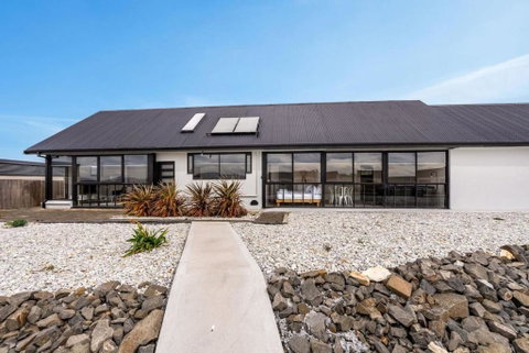 Expansive River-View Oasis - Accommodation Mooloolaba 0