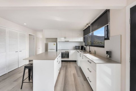 Expansive River-View Oasis - Accommodation Mooloolaba 2