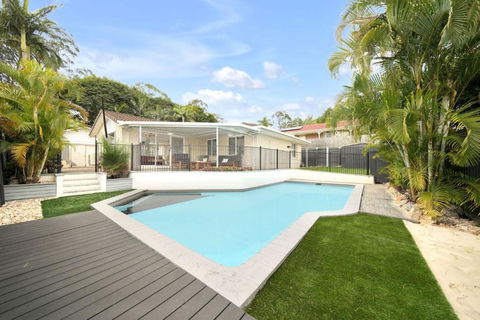 Family Escape Serene Oasis With Pool And AC - Accommodation Mooloolaba 0