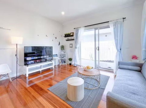 FamilyFriendly 3 Bedroom Retreat - Shared - Parking And Wifi - Accommodation Mooloolaba 0