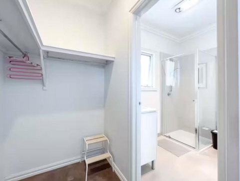 FamilyFriendly 3 Bedroom Retreat - Shared - Parking And Wifi - Accommodation Mooloolaba 2