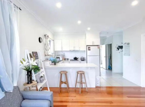 FamilyFriendly 3 Bedroom Retreat - Shared - Parking And Wifi - Accommodation Mooloolaba 3