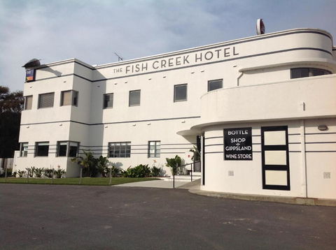 Fish Creek Hotel - Accommodation Mooloolaba 1