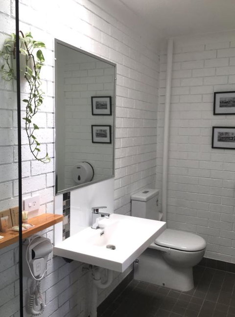 Gin Gin Village Motor Inn Motel QLD - Accommodation Mooloolaba 4