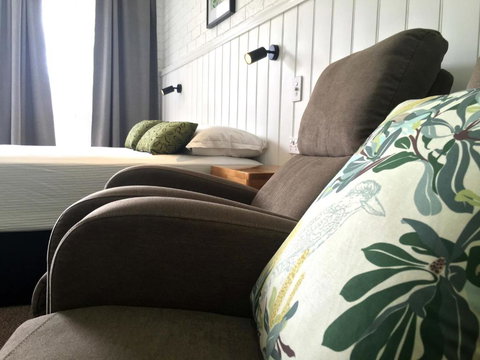 Gin Gin Village Motor Inn Motel QLD - Accommodation Mooloolaba 2