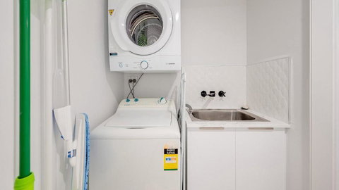 Grand Pacific Unit 104 - Accommodation Mooloolaba 2