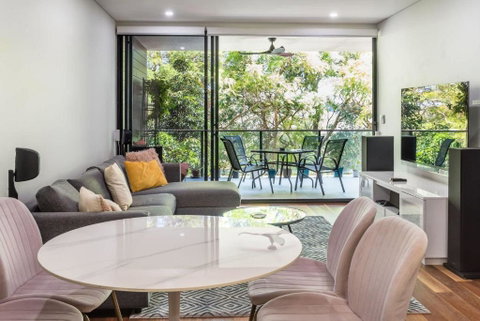 Hanlon Park Escape 250m To Stones Corner Village - Accommodation Mooloolaba 0