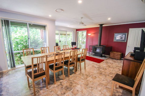 Hargreaves House - Accommodation Mooloolaba 0