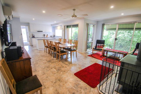 Hargreaves House - Accommodation Mooloolaba 2