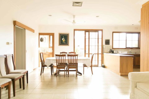 Hawthorn Holiday House - Accommodation Mooloolaba 0