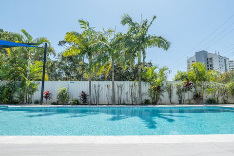 HEART OF BURLEIGH Holiday Villa - Perfect Location With Pools - Accommodation Mooloolaba 0