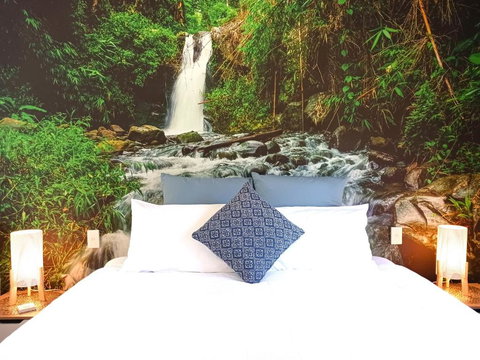 Hideaway Falls - Staggys Cottage - Accommodation Mooloolaba 0