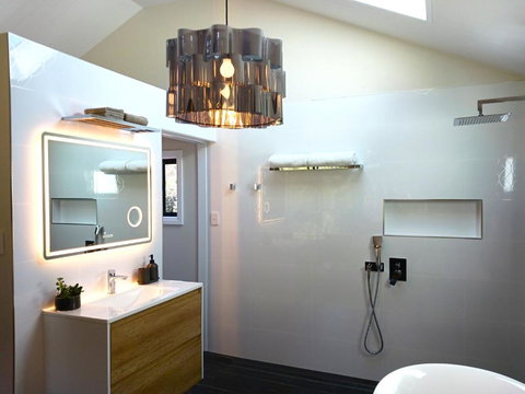 Hideaway Falls - Staggys Cottage - Accommodation Mooloolaba 3