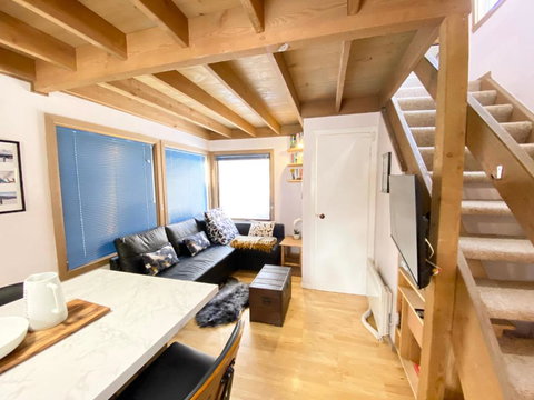 High Bernation Haus - Accommodation Mooloolaba 2