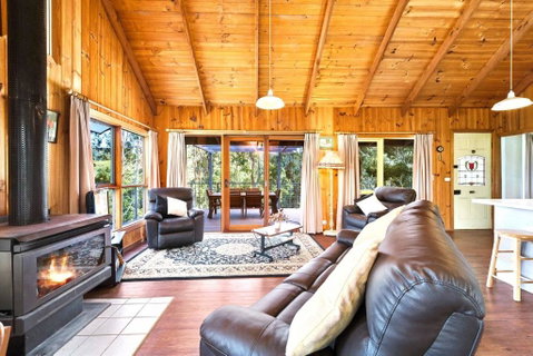HILLSIDE HOUSE - Accommodation Mooloolaba 3