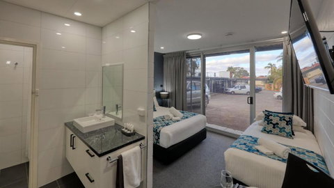 Hilltop Motel - Accommodation Mooloolaba 2