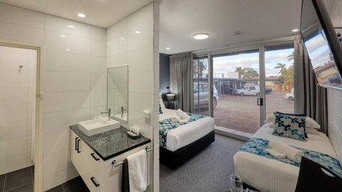 Hilltop Motel - Accommodation Mooloolaba 3