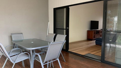 Hook Wine Sinker - Accommodation Mooloolaba 2