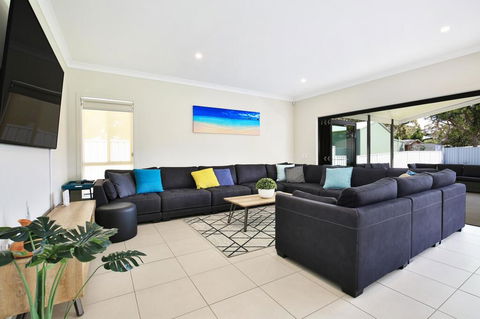Adriatic Jervis Bay - 2 Min Walk To Beach - Family Friendly - Accommodation Mooloolaba 1