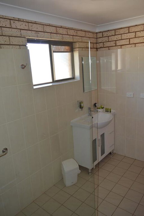 Alamo Motor Inn - Accommodation Mooloolaba 3