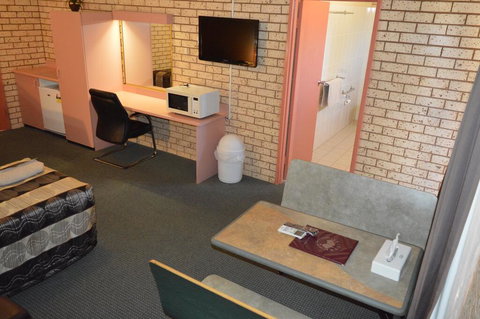 Alamo Motor Inn - Accommodation Mooloolaba 2