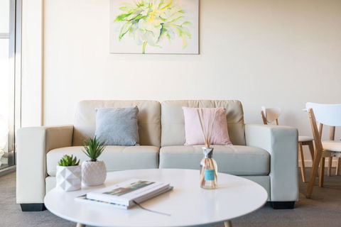 Albert Park City View Stylish 1 Bedroom Apartment - Accommodation Mooloolaba 2