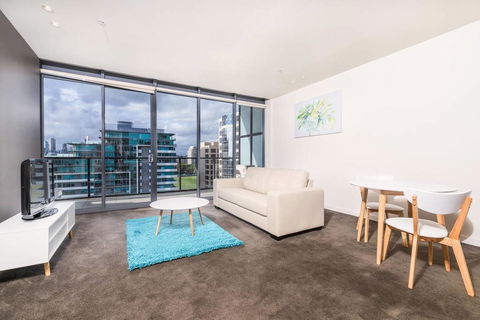 Albert Park City View Stylish 1 Bedroom Apartment - Accommodation Mooloolaba 3