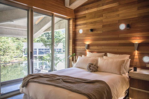 Alkira Award Winning Luxury Beachfront Rainforest Holiday House - Accommodation Mooloolaba 1