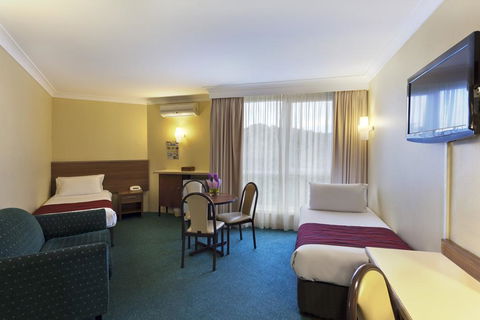 Alpine Motor Inn - Accommodation Mooloolaba 1