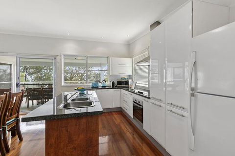 Amalfi - Accommodation Mooloolaba 3