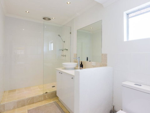 Amalfi Beach House - Accommodation Mooloolaba 3