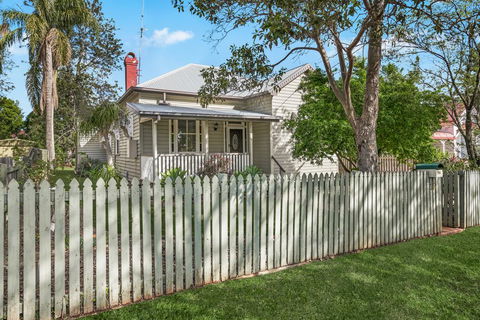 Ambiente Cottage - Pet And Family Friendly - Accommodation Mooloolaba 0