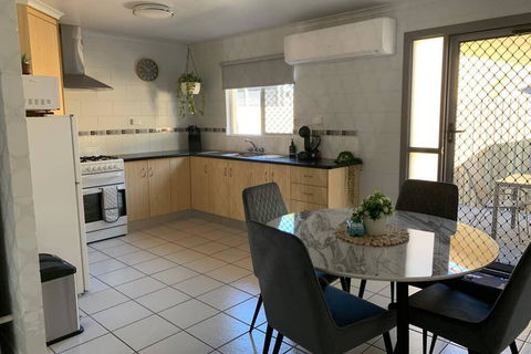 Andergrove Home With A Garden View-Wi-fi & Netflix - Accommodation Mooloolaba 2