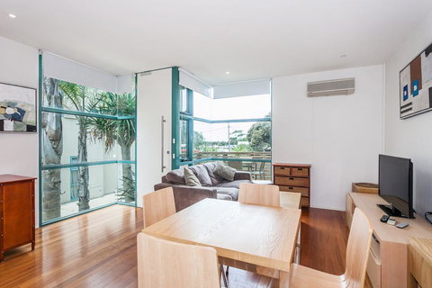 Anglesea River Apartments - Spa Apartment 40 - Accommodation Mooloolaba 3