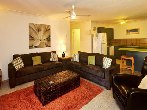 Apartment With Inground Pool - Accommodation Mooloolaba 0
